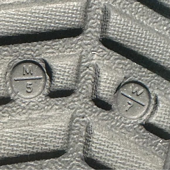 Crocs Classic Lined Clog – Black/Black – Dual Crocs Comfort Unisex Men 5 Women 7 - Picture 8 of 10